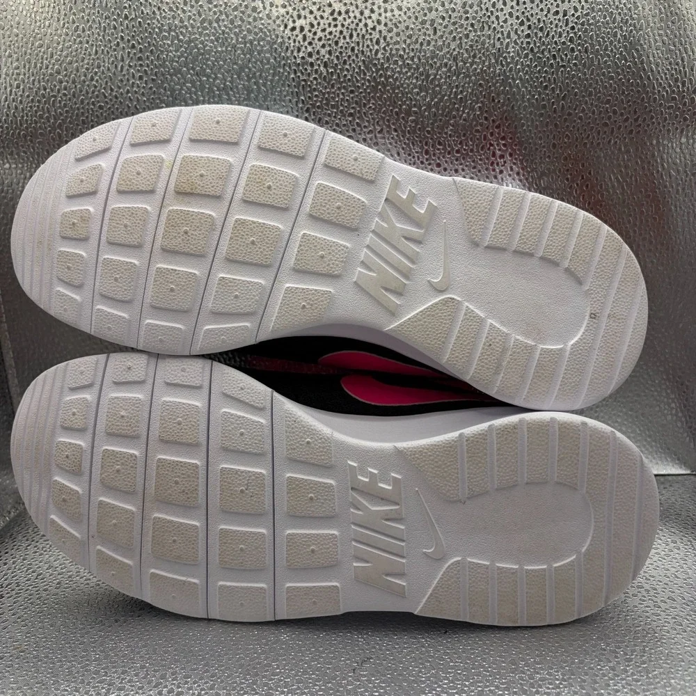 Size 6.5Y Nike Tanjun (GS) Black Pink Kids Low Top Running Sneakers 818384-061